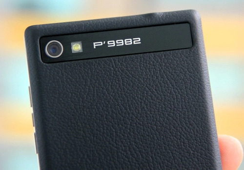 Mở hộp smartphone hạng sang blackberry porsche design p9982 - 9