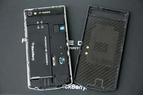 Mở hộp smartphone hạng sang blackberry porsche design p9982 - 10