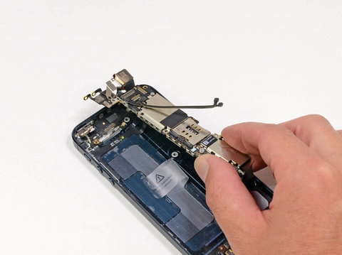 mổ xẻ phần cứng của iphone 5 - 10