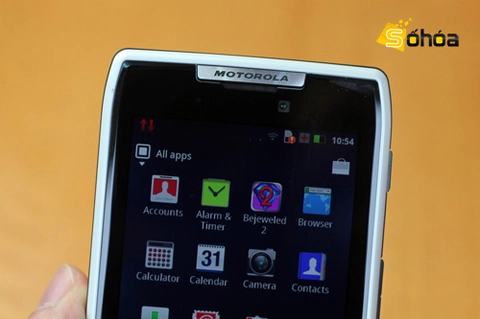 Motorola razr trắng xuất hiện ở hà nội - 7