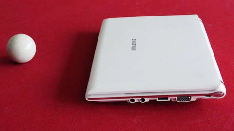 Netbook bàn phím rộng nhất - 2