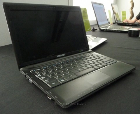 Netbook xem phim hd của samsung sẽ bán trong tháng 9 - 1