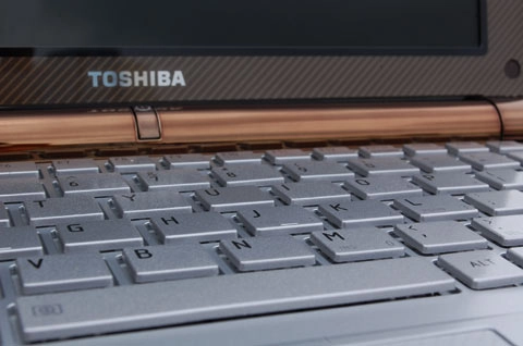 Ngắm netbook toshiba nb200 - 3