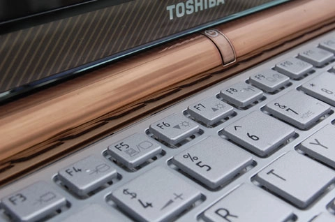 Ngắm netbook toshiba nb200 - 4