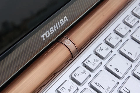 Ngắm netbook toshiba nb200 - 5