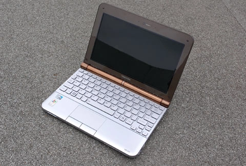 Ngắm netbook toshiba nb200 - 1