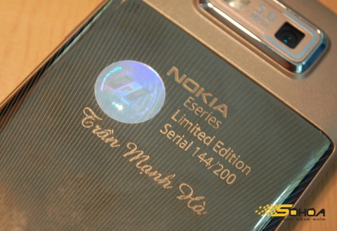 Ngắm nokia e72 phiên bản vàng ở vn - 11