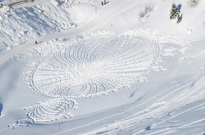 Người đàn ông vẽ tranh bằng nghìn dấu chân trên tuyết - 3