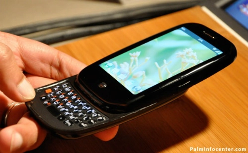 Những điện thoại bàn phím qwerty hiếm hoi còn bán ở việt nam - 7