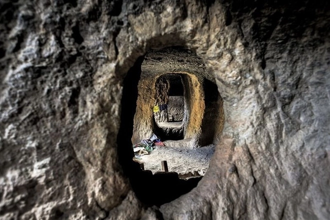 Những hang động bí ẩn của người mustang ở nepal - 8