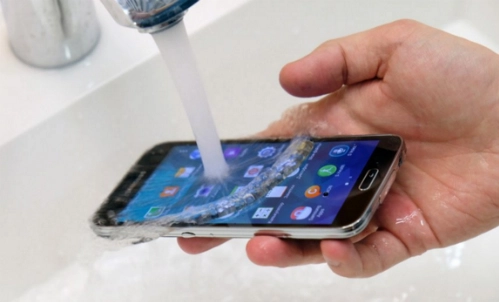 Những smartphone chống nước giá mềm tại việt nam - 5