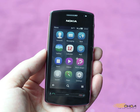 Nokia 600 loa lớn giá hơn 5 triệu đồng - 3