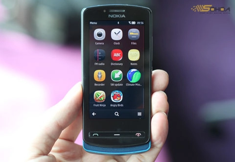 Nokia 700 thiết kế mỏng gọn - 2
