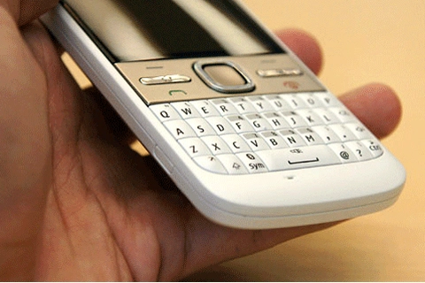 Nokia e5 giá 47 triệu đồng - 4