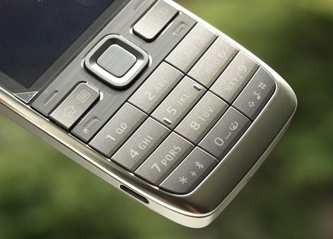 Nokia e52 giá hơn 6 triệu đồng - 6