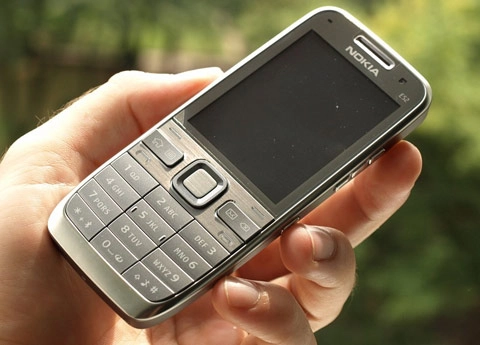 Nokia e52 giá hơn 6 triệu đồng - 11