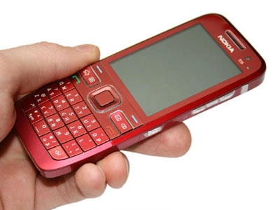 Nokia e55 phiên bản màu đỏ - 2