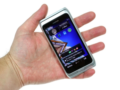 Nokia e7 xách tay rao giá hơn 15 triệu - 3
