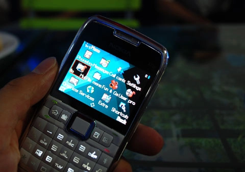 Nokia e71 thật và nhái - 4