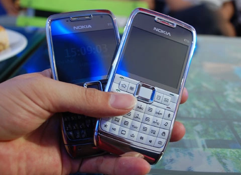 Nokia e71 thật và nhái - 6