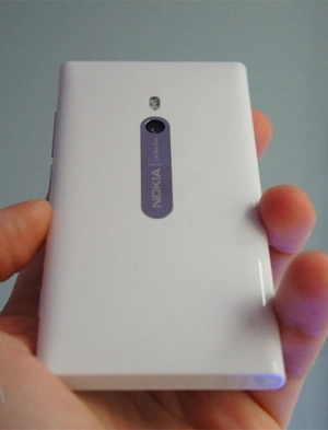 Nokia lumia 800 thêm phiên bản trắng - 3