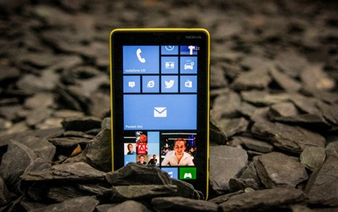 Nokia lumia 820 - smartphone đáng mua dịp cuối năm - 4