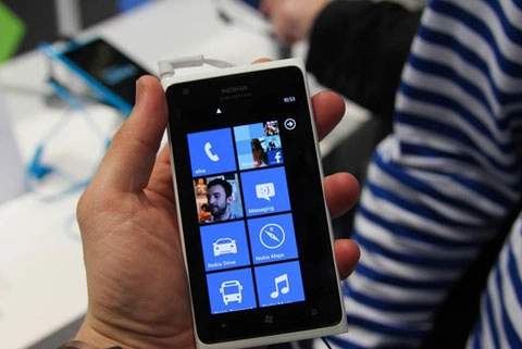 Nokia lumia 900 bản quốc tế bắt đầu cho đặt hàng - 1