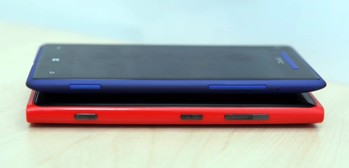 Nokia lumia 920 và htc 8x đọ dáng - 3