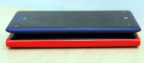Nokia lumia 920 và htc 8x đọ dáng - 4