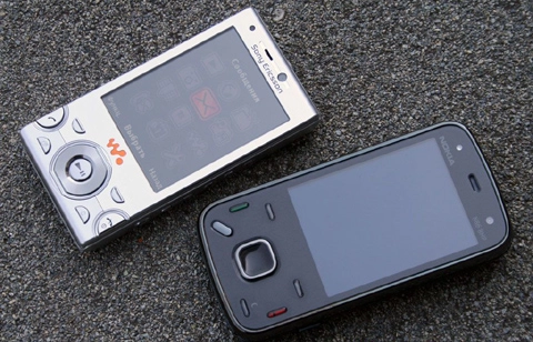 Nokia n86 vs sony ericsson w995 - 5