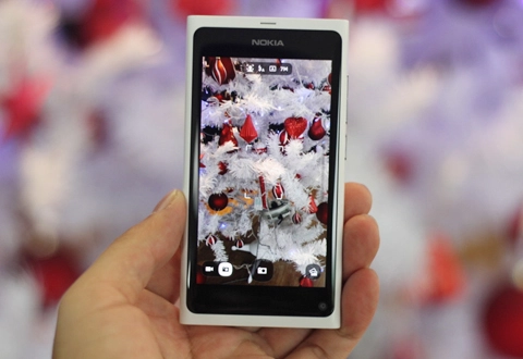 Nokia n9 màu trắng về vn - 13