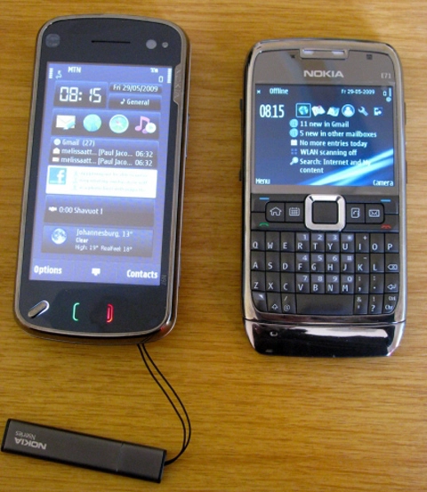 Nokia n97 bên cạnh e71 - 7