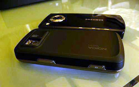 Nokia n97 và omnia hd đọ màn hình - 16