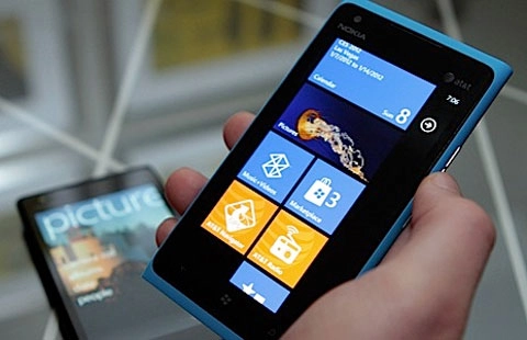Nokia trình làng lumia 900 - 3