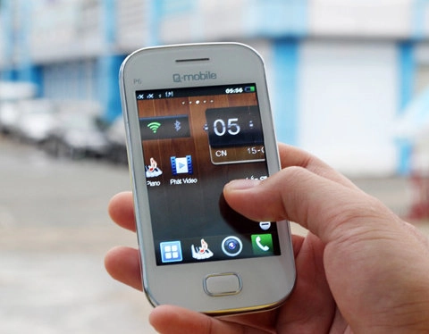 Q-mobile p6 dùngmàn hình 35 inch cảm ứng điện dung - 2