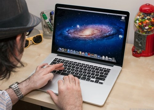 Quạt tản nhiệt macbook pro retina 15 inch có hiện tượng lạ - 1