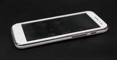 Revo hd4 - smartphone giá rẻ cấu hình khủng - 2