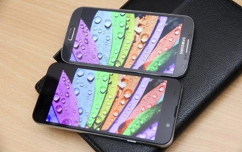 Revo lead đọ dáng cùng galaxy s4 - 2