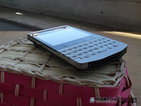 Rò rỉ thông tin blackberry bold 9980 với bàn phím kim loại - 6