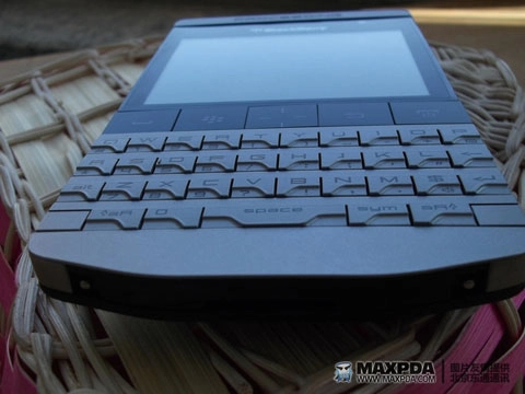 Rò rỉ thông tin blackberry bold 9980 với bàn phím kim loại - 7