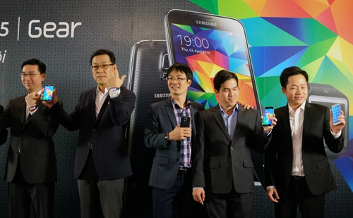 Samsung ra mắt galaxy s5 cùng bộ đôi gear tại việt nam - 2