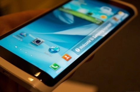 Samsung sắp ra smartphone có màn hình uốn quanh thân máy - 1