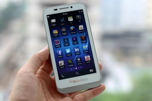 Smartphone blackberry lạ xuất hiện ở vn - 1