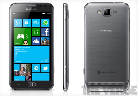 Smartphone chạy windows phone 8 đầu tiên lộ diện - 1