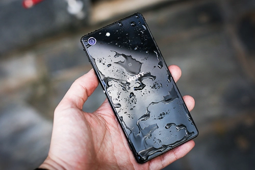 Smartphone chống nước hỗ trợ 2 sim giá 10 triệu đồng - 2