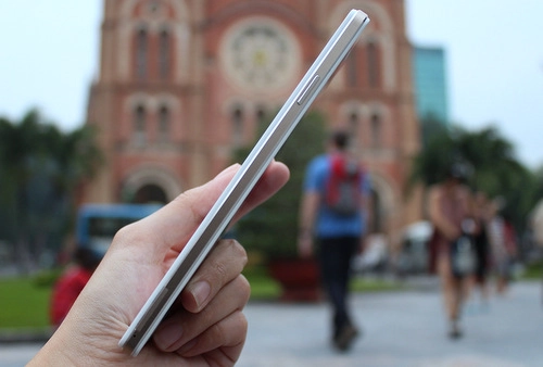 Smartphone dáng mỏng mới của oppo lộ diện ở vn - 8