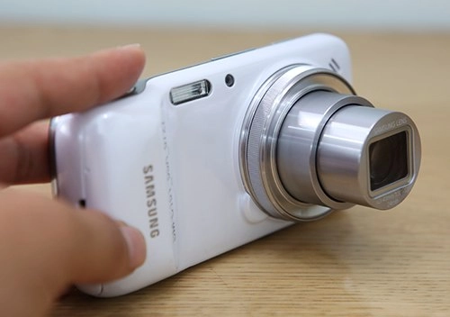 Smartphone lai máy ảnh của samsung xuất hiện tại việt nam - 1