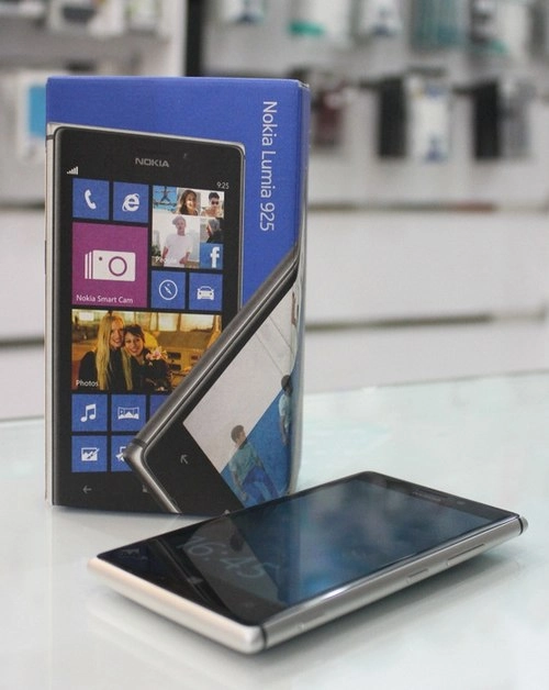 Smartphone lumia mới nhất của nokia xuất hiện ở tp hcm - 1