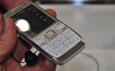 Smartphone siêu mỏng nokia e55 - 8