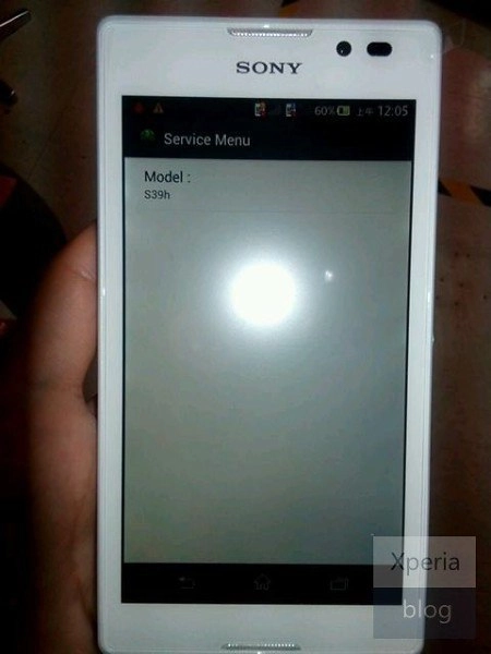 Smartphone xperia lạ với màn hình 43 inch của sony - 2